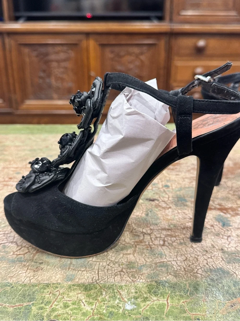 Black VINCE CAMUTO Floral Embellished Women’s Heels